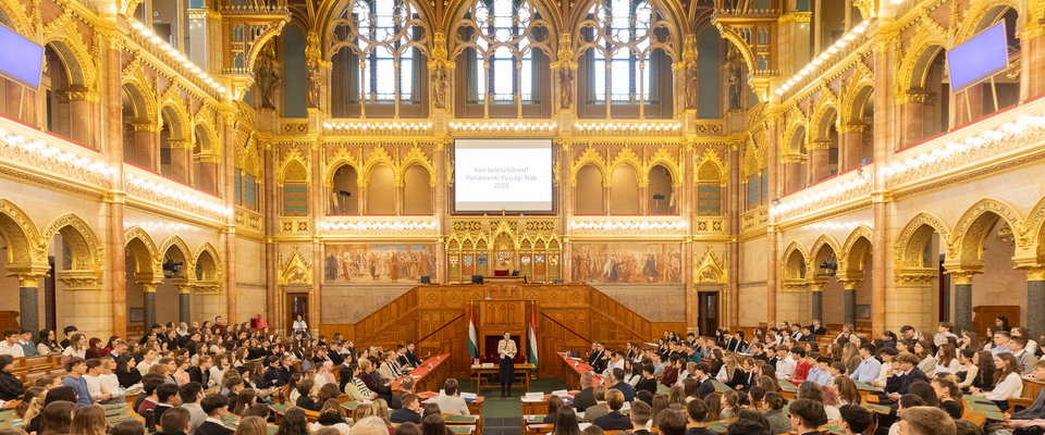 Ajánló grafika a A fiatalok kérdezhették a képviselőket a 14. Parlamenti Ifjúsági Napon című tartalomhoz.